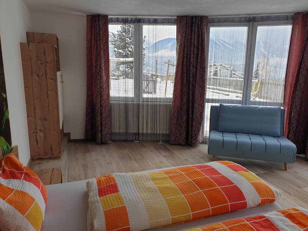 Gaestehaus Falkenblick Arzl im Pitztal Esterno foto