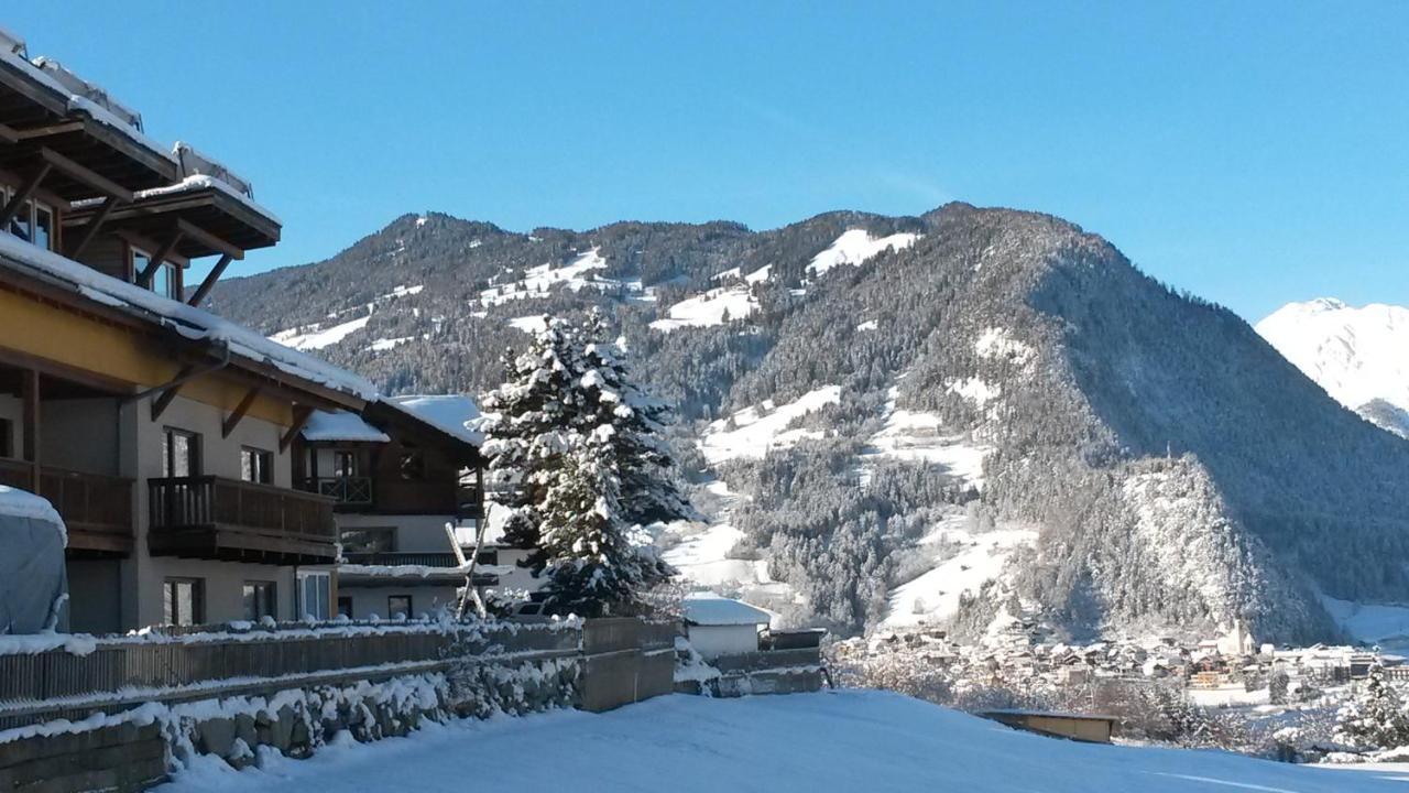 Gaestehaus Falkenblick Arzl im Pitztal Esterno foto